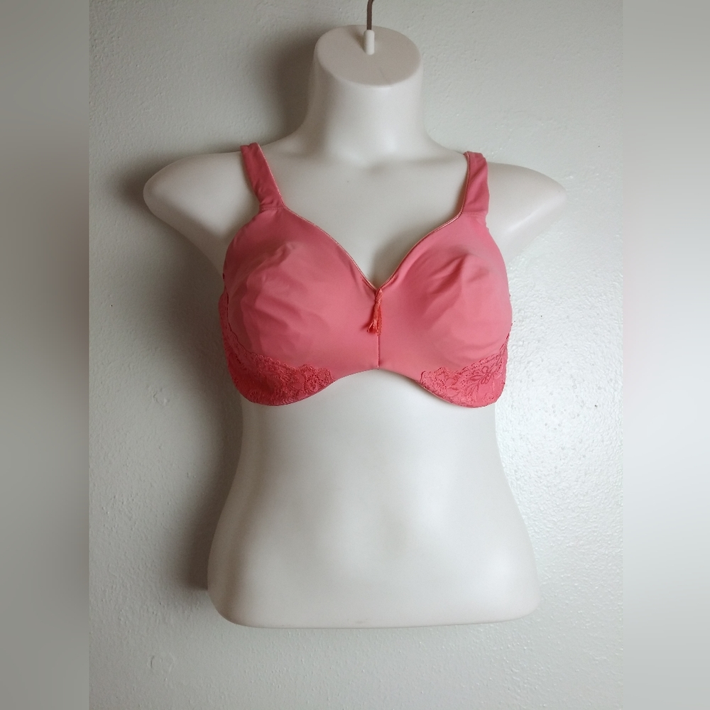 Olga Full Coverage Underwire Bra Size 38DD blush Pink